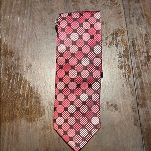 Geometric Patterned Pink Tie